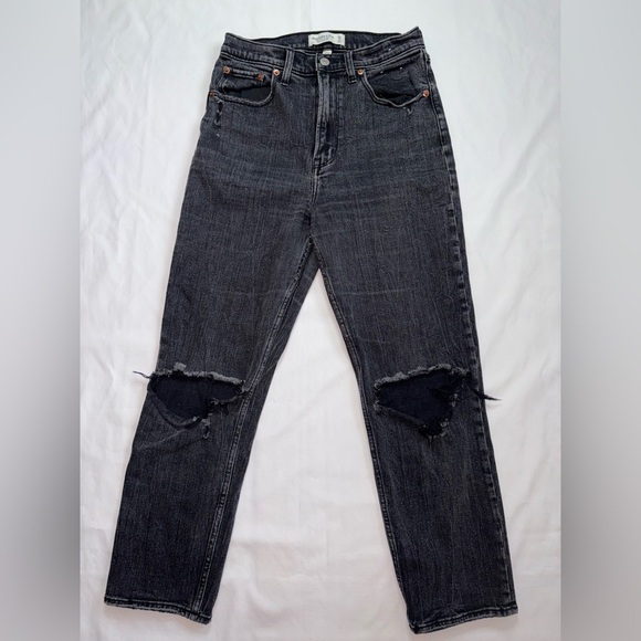 Abercrombie & Fitch Size 28/6R Black Ankle Straight Ultra High Rise Jeans - Picture 2 of 10